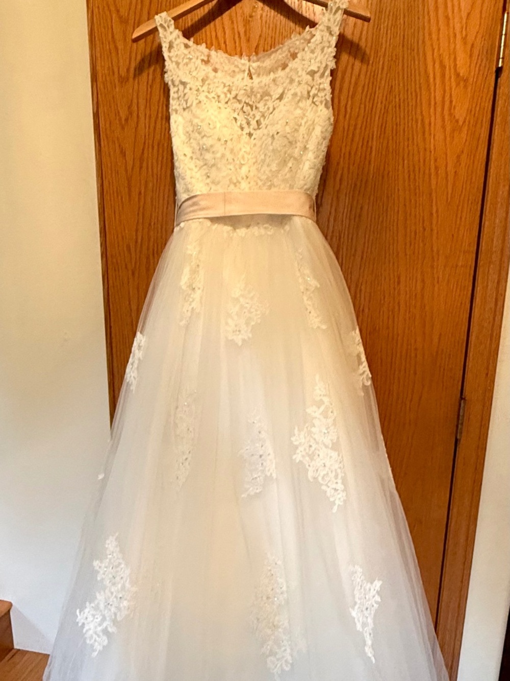 Beautiful NWT wedding gien